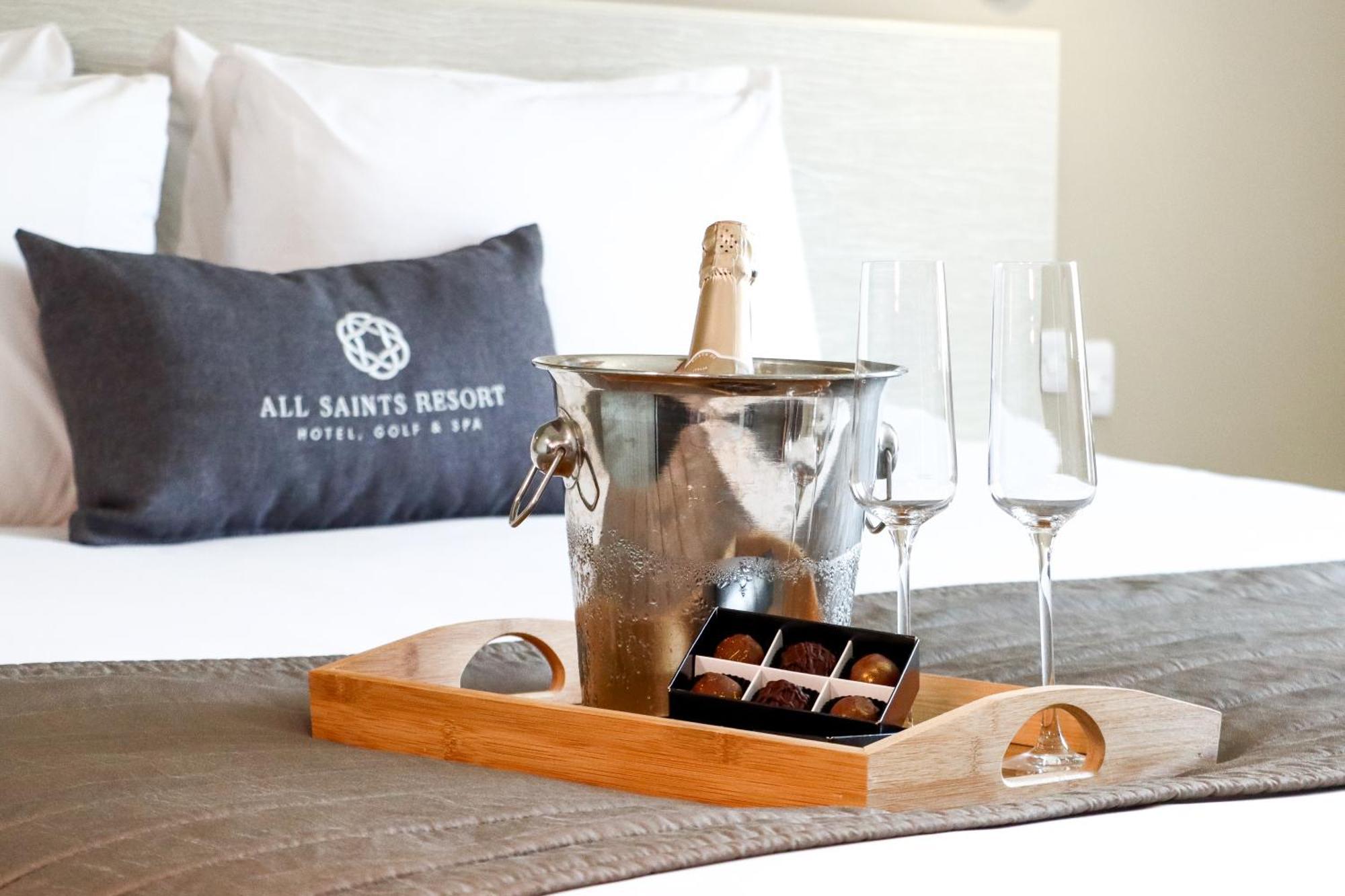 All Saints Resort Bury St. Edmunds Esterno foto