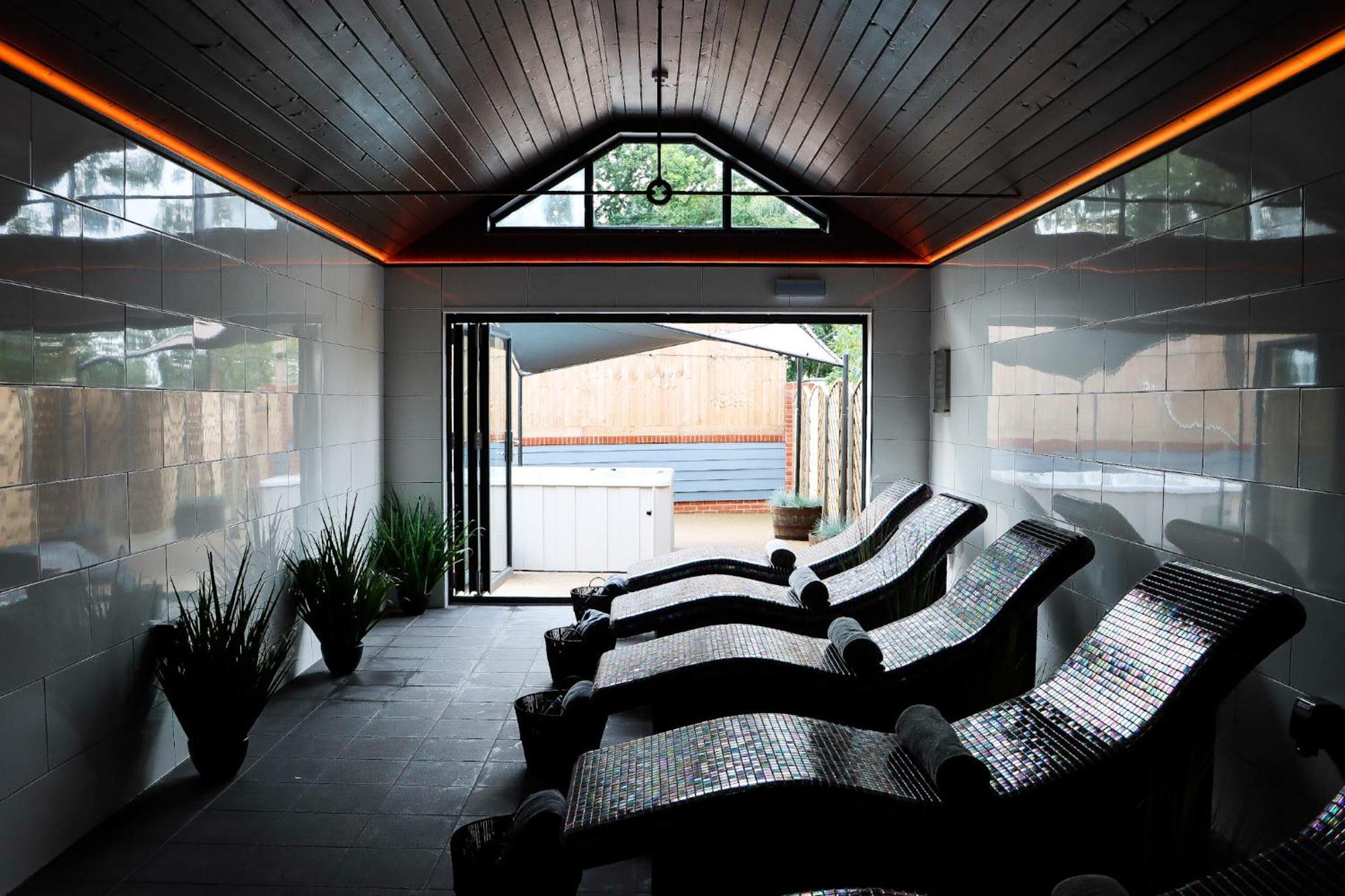 All Saints Resort Bury St. Edmunds Esterno foto