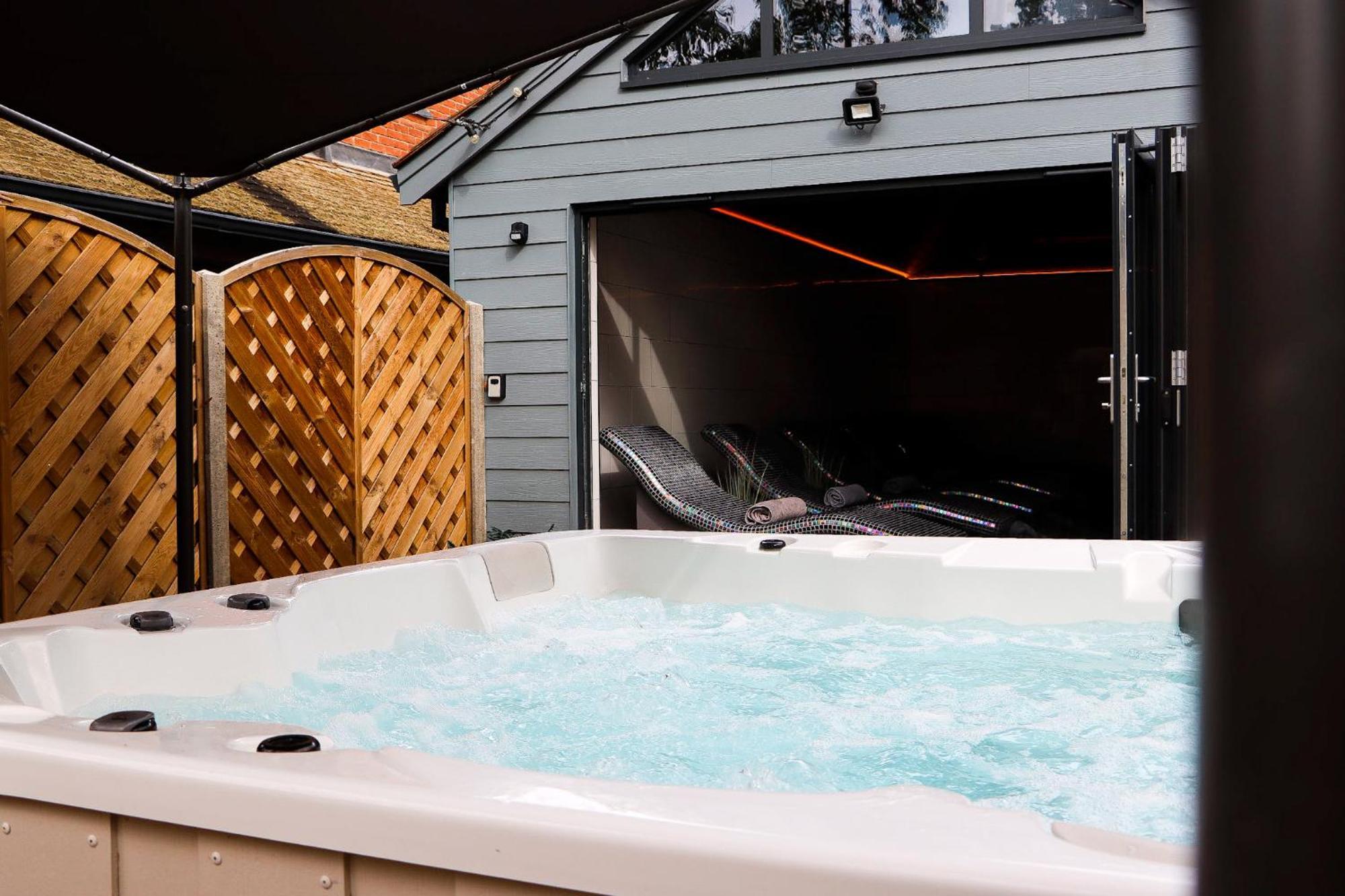 All Saints Resort Bury St. Edmunds Esterno foto