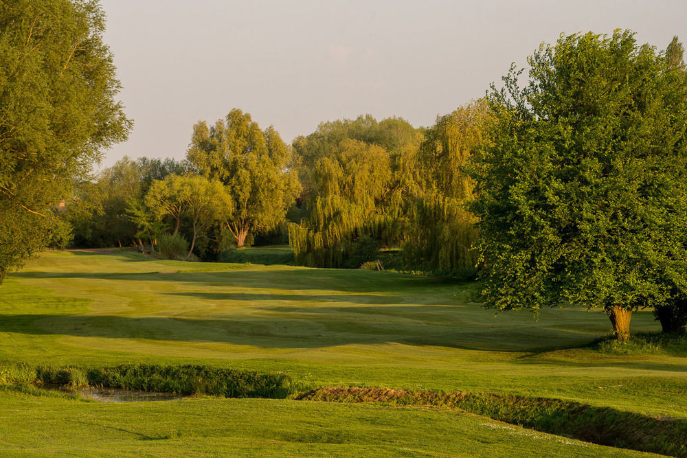 All Saints Resort Bury St. Edmunds Esterno foto